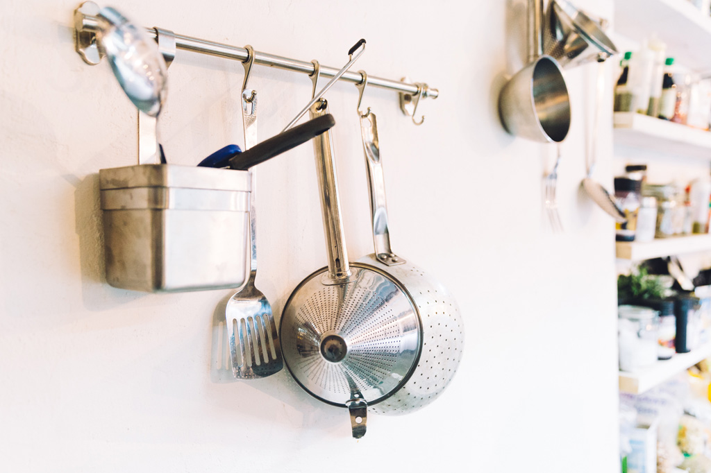 I numerosi attrezzi da cucina della Food Genius Academy