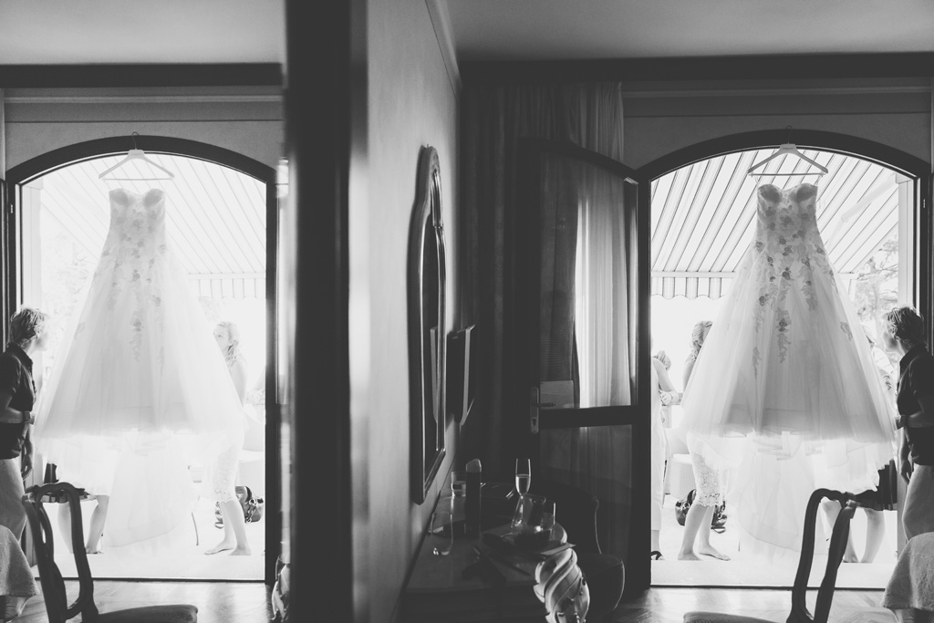 Il vestito della sposa appeso