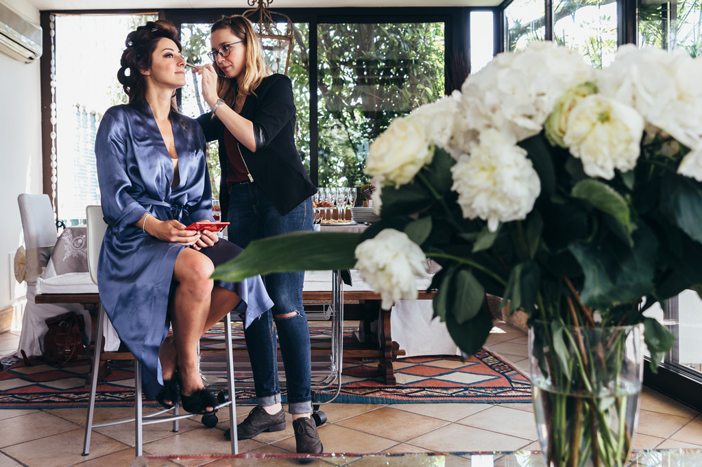 Fotografo Matrimonio Monza La truccatrice abbellisce la sposa