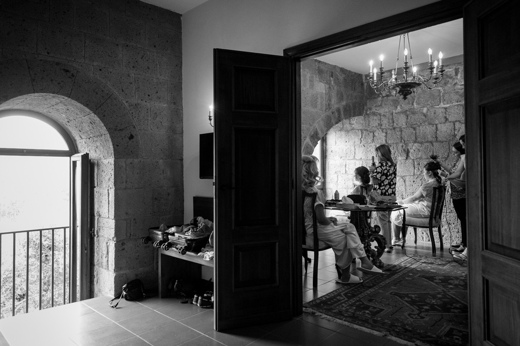 Una panoramica della preparazione della sposa e della madre