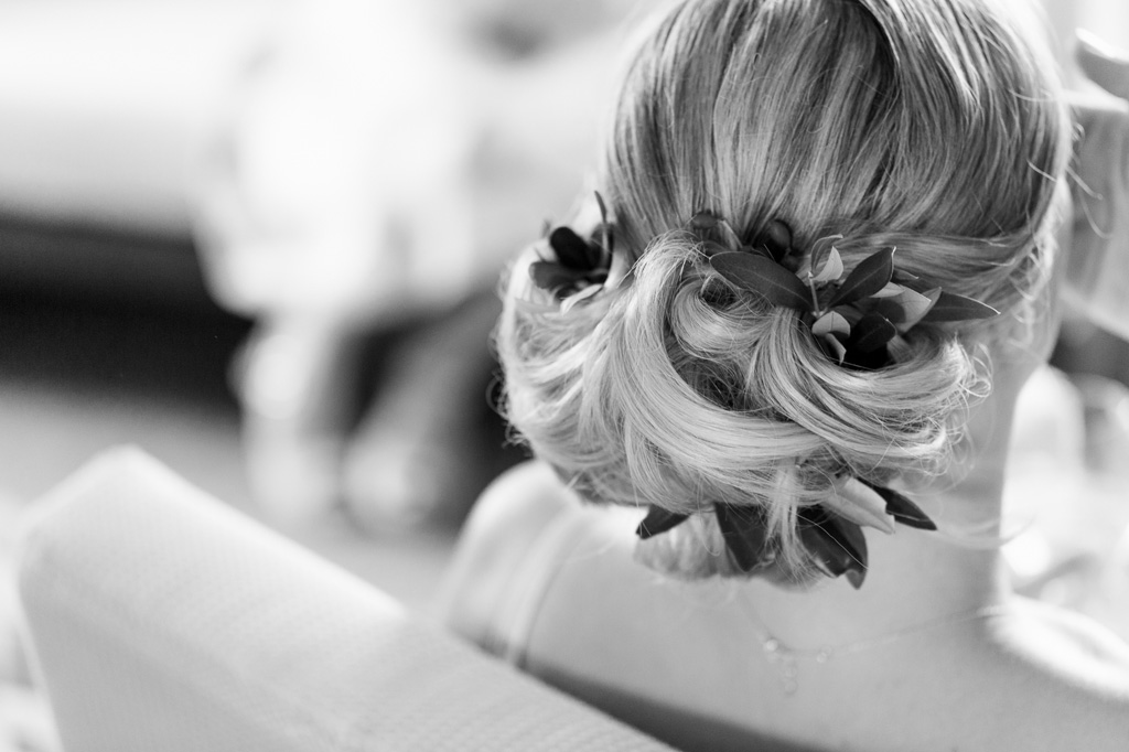I capelli acconciati della sposa