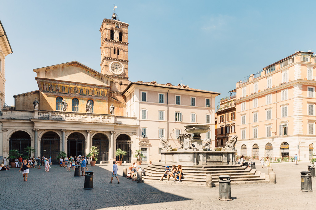 Una panoramica della Chiesa di Santa Maria