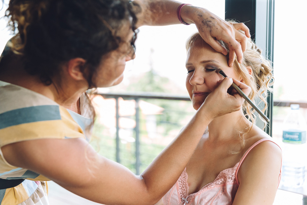 Fotografo Matrimonio Langhe La sposa è in fase di preparazione
