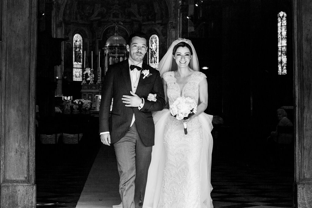 Fotografo Matrimonio Monza Simone e Federica escono dal Duomo di Monza