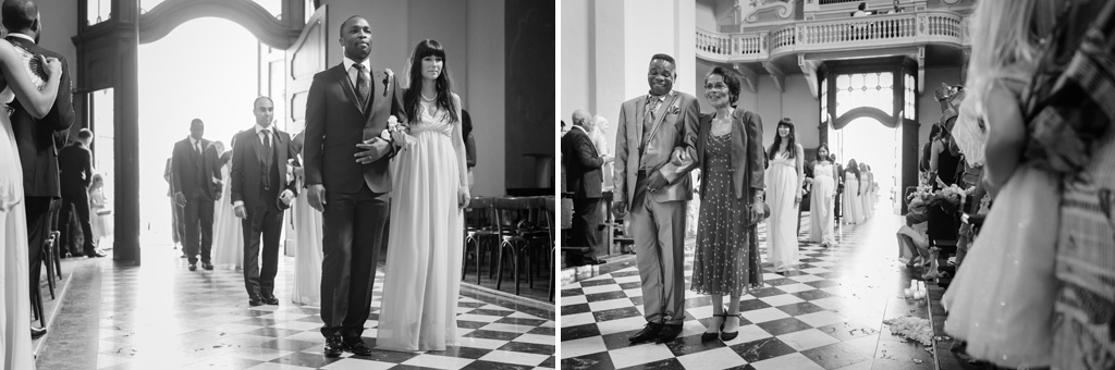 Fotografo Matrimonio Villa Erba I testimoni entrano in chiesa a braccetto con le damigelle