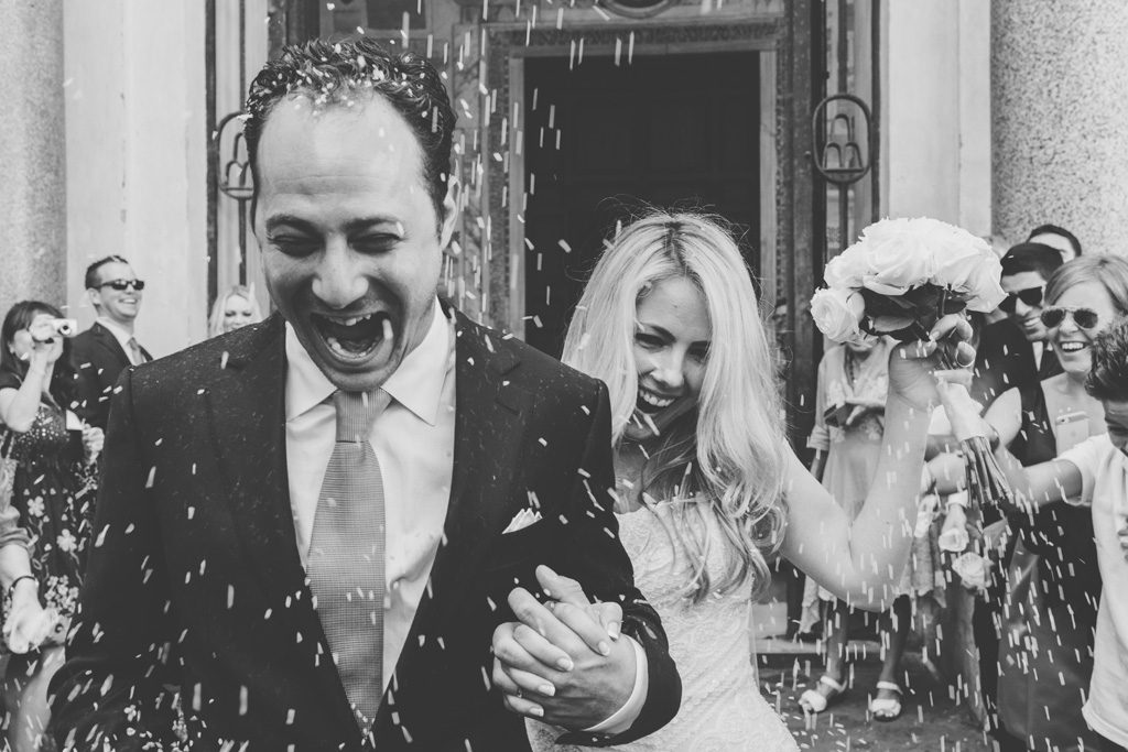 Emmanuele e Brittney sorridono di gioia durante la giornata più bella della loro vita