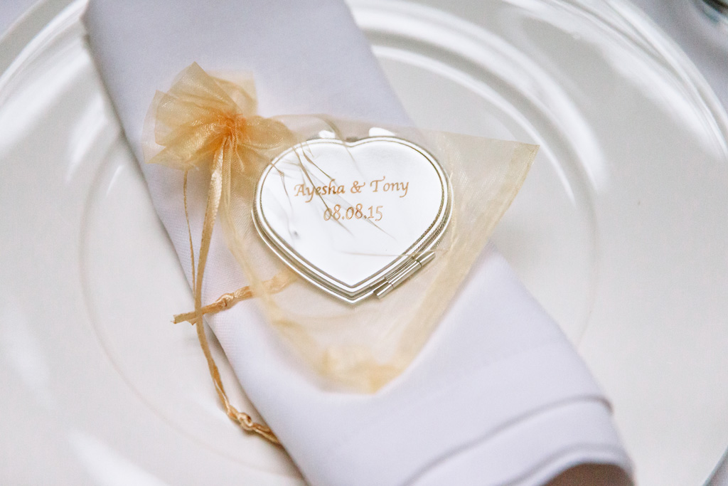 Fotografo Matrimonio Villa Erba Un particolare del tavolo di Ayesha e Tony
