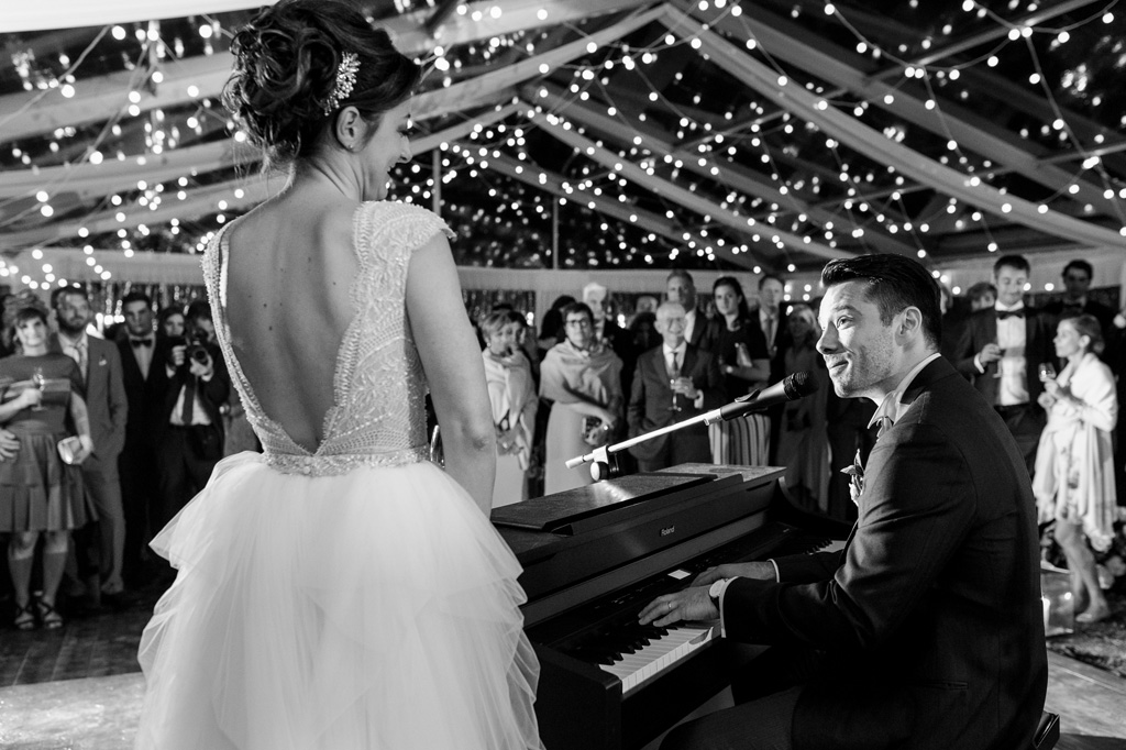 Fotografo Matrimonio Monza Lo sposo dedica una serenata alla sposa