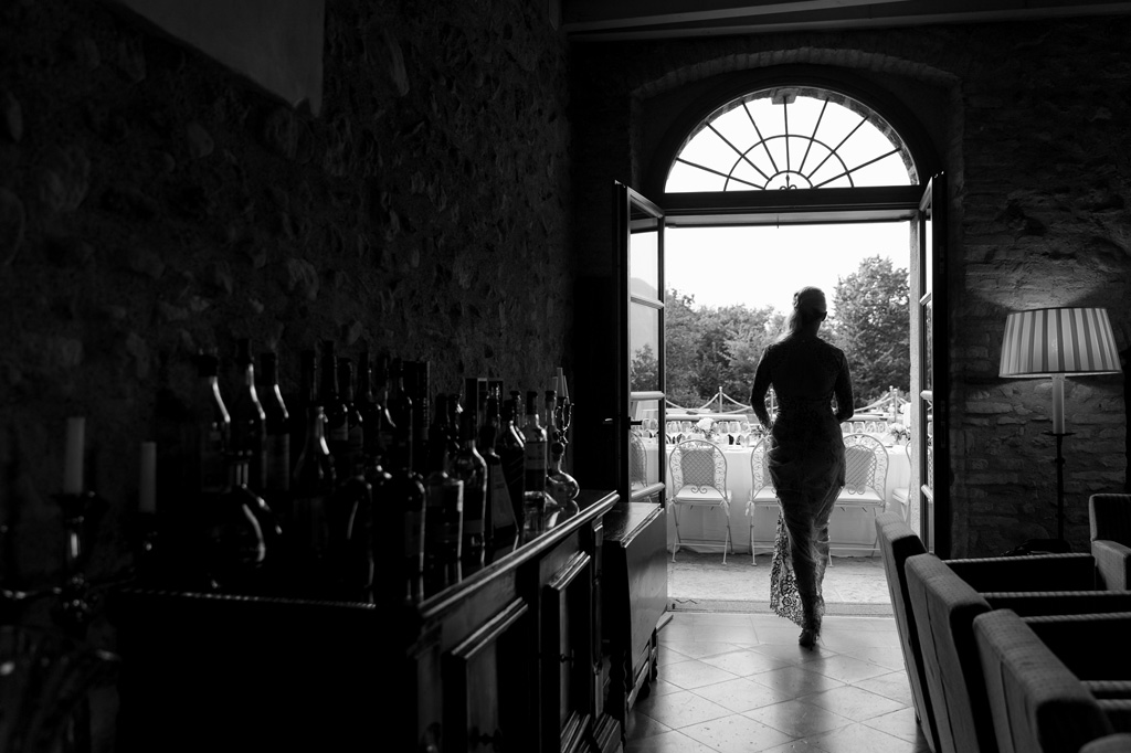 La sposa raggiunge la sala di ricevimento