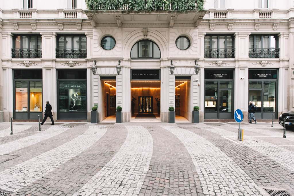 Una panoramica esterna dell'Hotel Park Hyatt Milano
