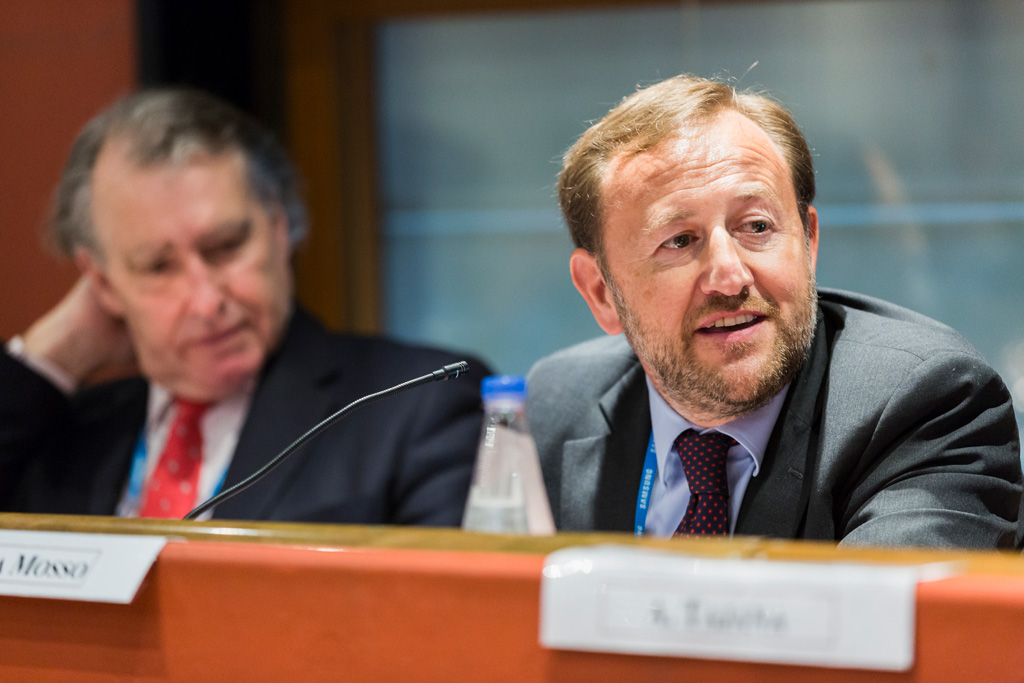 Convegno Antitrust Il ritratto di conferenziere durante