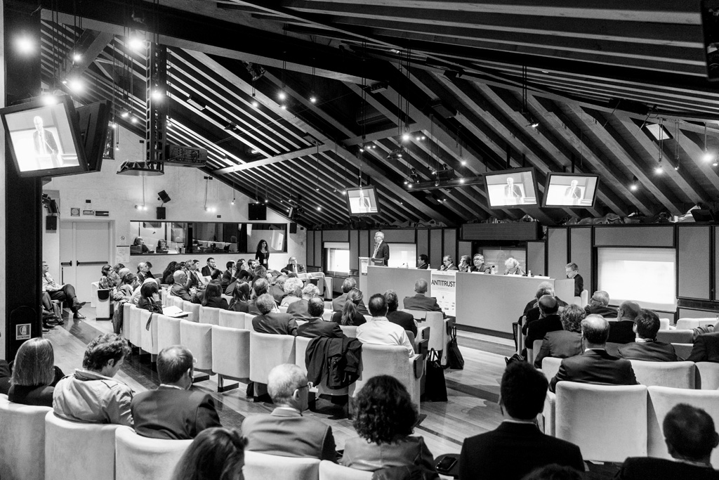 Convegno Antitrust Una panoramica della conferenza del Convegno per l'Antitrust ripresa da Alessandro Della Savia