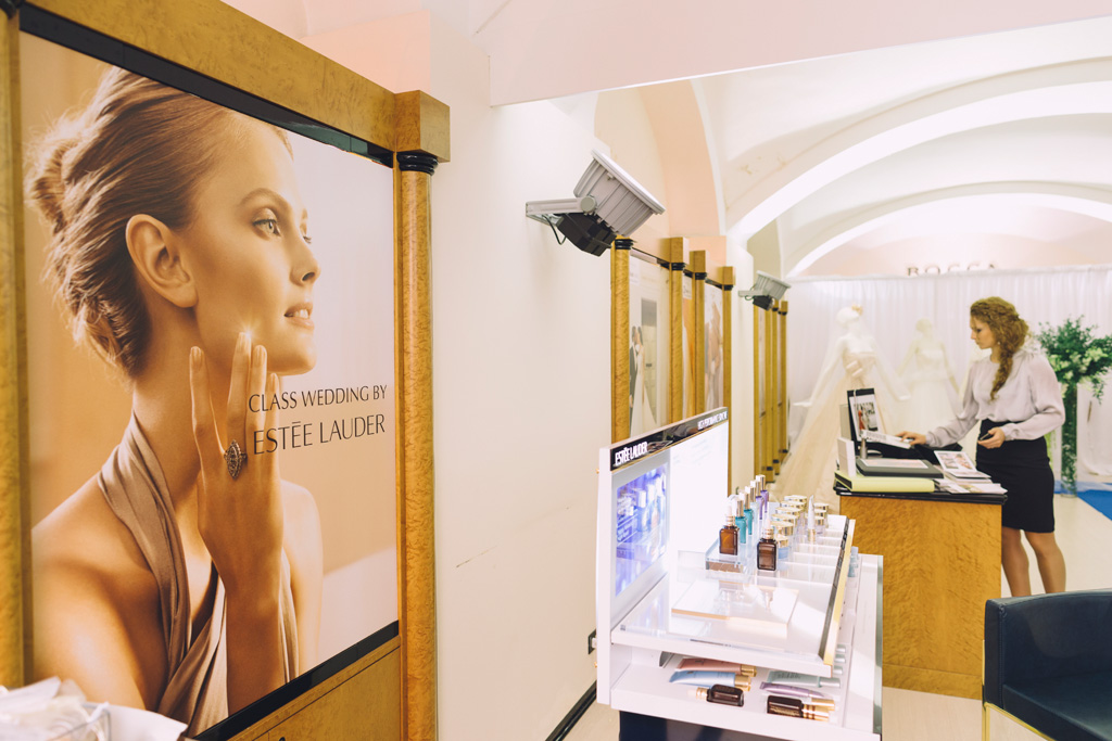Il tabellone dello sponsor Estée Lauder