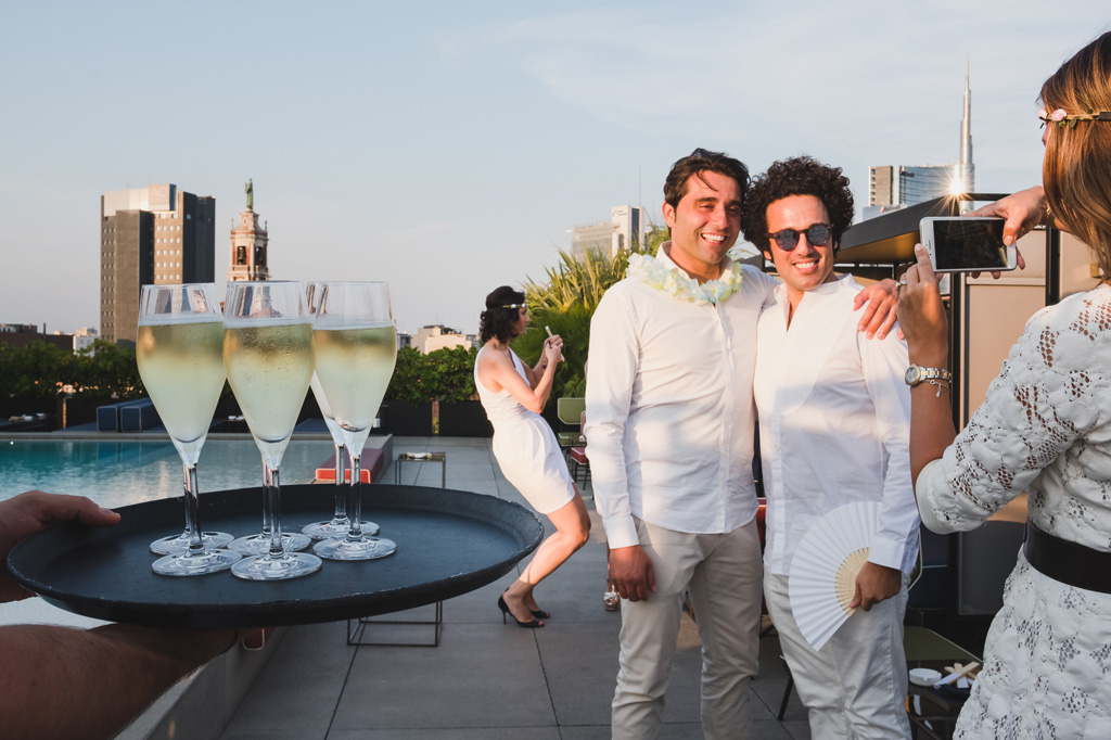 fotografo matrimonio milano ceresio festa piscina