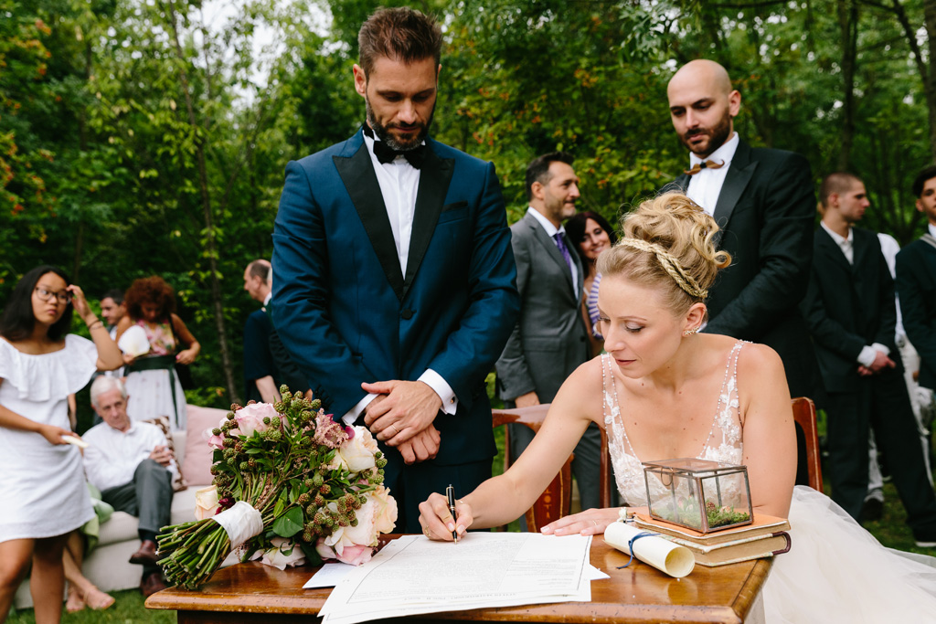 Fotografo Matrimonio Convento Dell'Annunciata Medole La firma della sposa