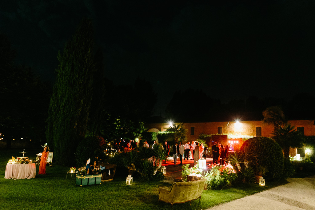 Fotografo Matrimonio Convento Dell'Annunciata Medole Il giardino del Convento dell'Annunciata durante il ricevimento di matrimonio di Laura e Matteo