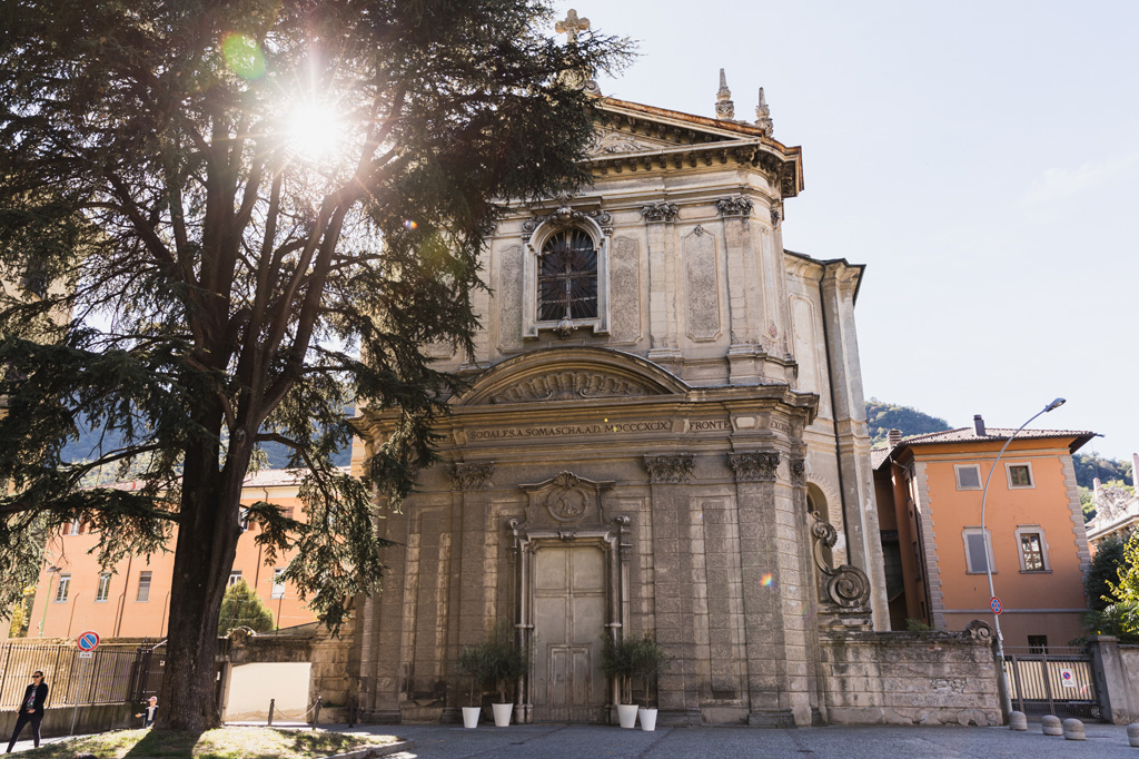 Wedding Photographer Como Lake La chiesa del Collegio Gallio di Como