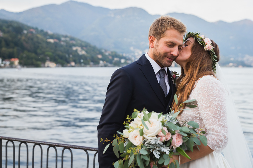 Wedding Photographer Como Lake Federico e Carola sulla terrazza sul Lago di Como