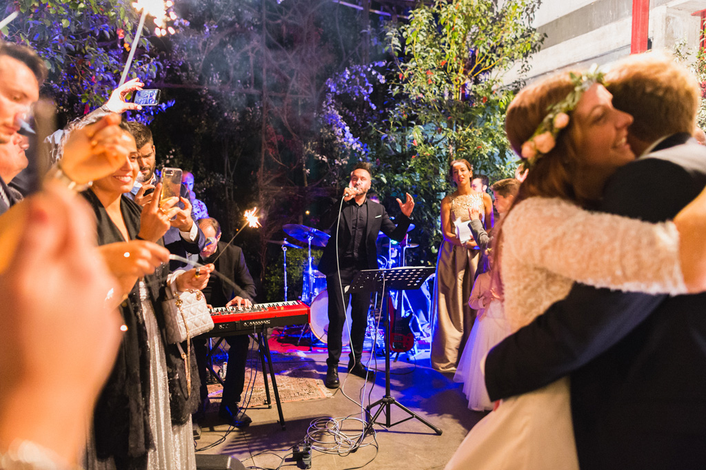 Wedding Photographer Como Lake Nek inizia a cantare per gli sposi