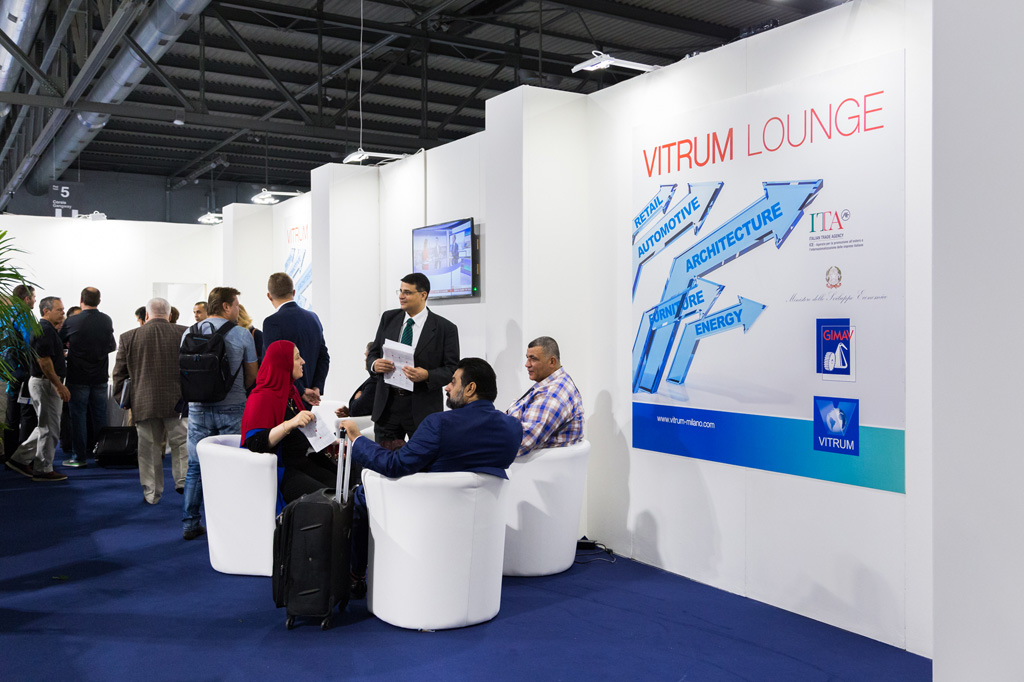 Fotografo Eventi Fiera Milano L'area lounge di Vitrum