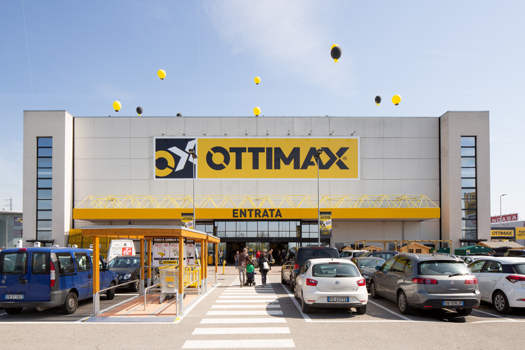 Fotografo Evento Milano Ottimax San Giuliano Milanese Ottimax il più grande brico italiano, ripreso dal fotografo di inaugurazioni Alessandro Della Savia