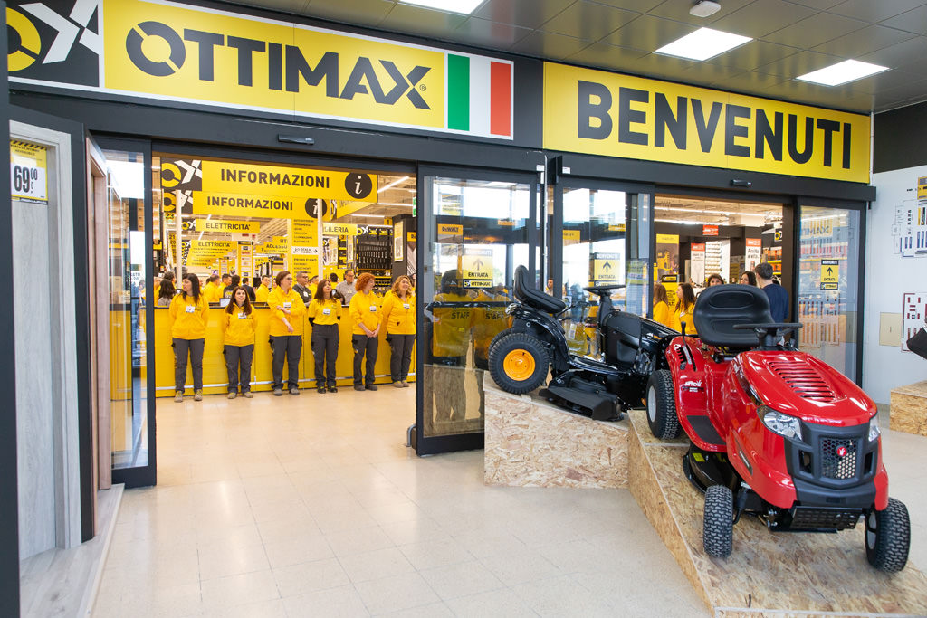 Fotografo Evento Milano Ottimax San Giuliano Milanese Alcuni scatti dell'ingresso del nuovo negozio Ottimax