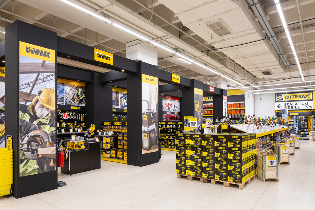 Fotografo Evento Milano Ottimax San Giuliano Milanese Gli articoli per la casa venduti all'interno di Ottimax
