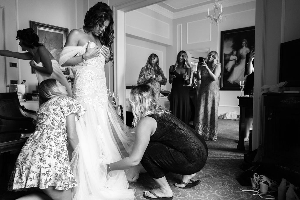 Wedding Photographer Como Lake Villa Pizzo Villa d'Este Preparazione della sposa a Villa D'Este