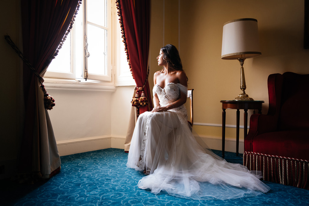 Wedding Photographer Como Lake Villa Pizzo Villa d'Este Indigo in abito da sposa a Villa D'Este