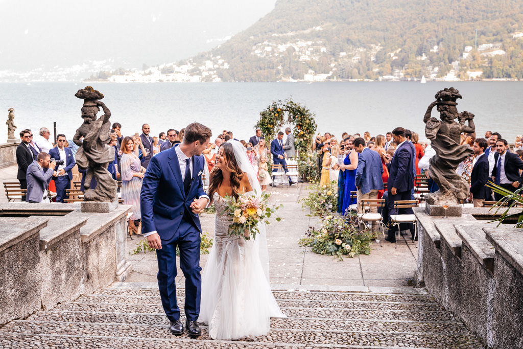 Wedding Photographer Como Lake Villa Pizzo Villa d'Este Tom e Indigo appena sposati