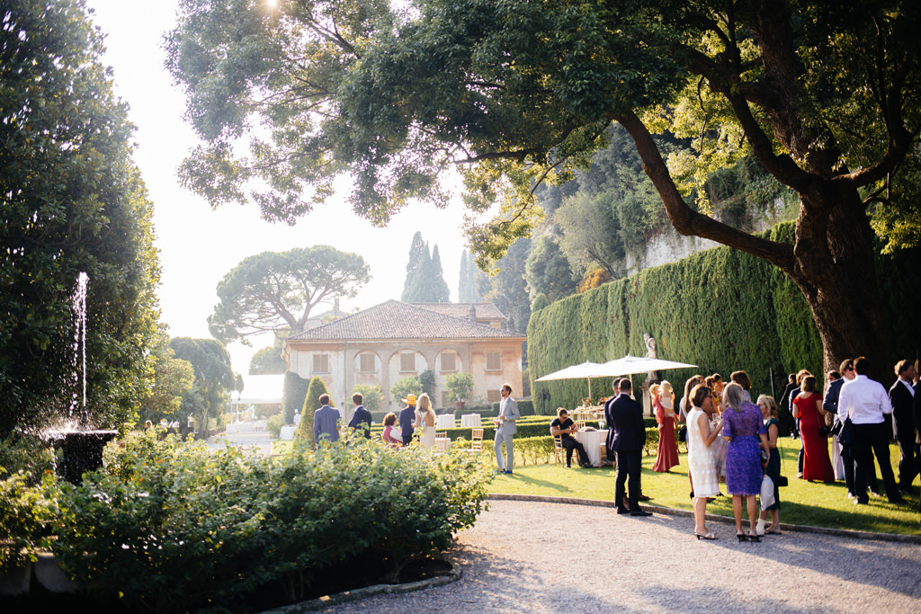 Wedding Photographer Como Lake Villa Pizzo Villa d'Este Il giardino di Villa Pizzo durante il ricevimento