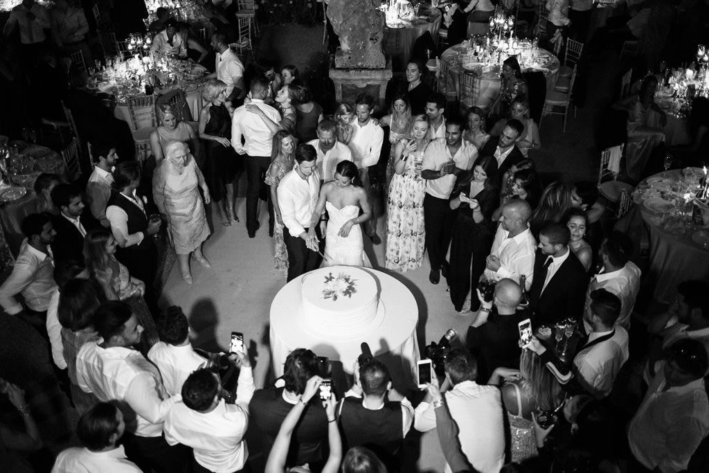 Wedding Photographer Como Lake Villa Pizzo Villa d'Este La torta nuziale di Tom e Indigo