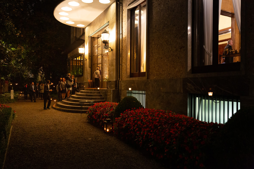 Fotografo Cena Aziendale Milano EUGA Villa Necchi Campiglio Uno scatto dell'ingresso di Villa Necchi Campiglio