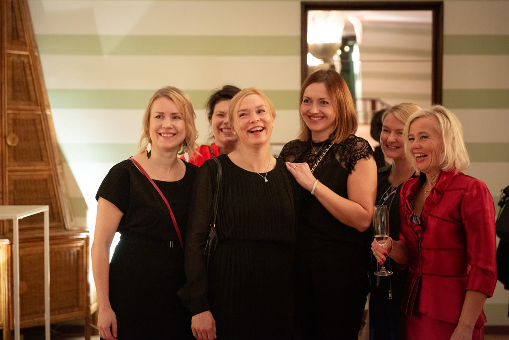 Fotografo Cena Aziendale Milano EUGA Villa Necchi Campiglio Le invitate