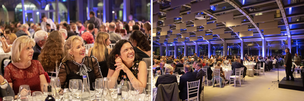 Fotografo Cena Aziendale Milano EUGA Villa Necchi Campiglio I sorrisi di alcune invitate durante i discorsi dei conferenzieri