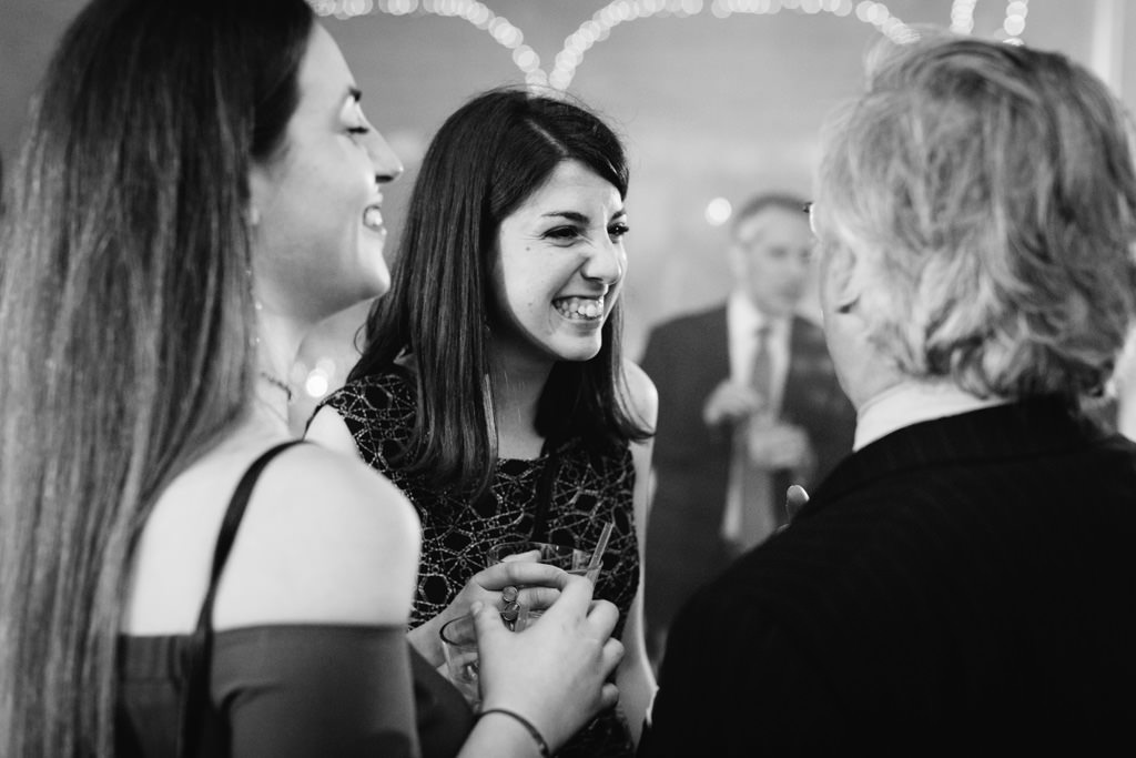 Fotografo Cena di Gala Casa Gobbato Convegno Antitrust Treviso 2 Le invitate s'intrattengono in discorsi