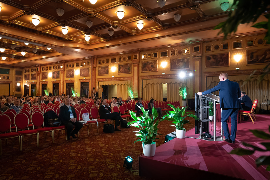 Fotografo Congresso Conferenza Milano EUGA Marriott Hotel Una panoramica della sala dell'undicesimo congresso dell'EUGA ripreso dal fotografo Della Savia