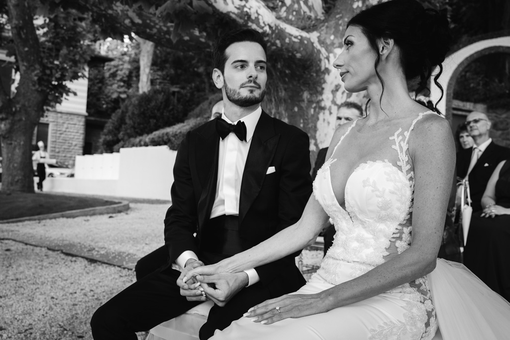 Fotografo Matrimonio Lago di Como Casta Diva Mandarin Gli sposi durante la cerimonia