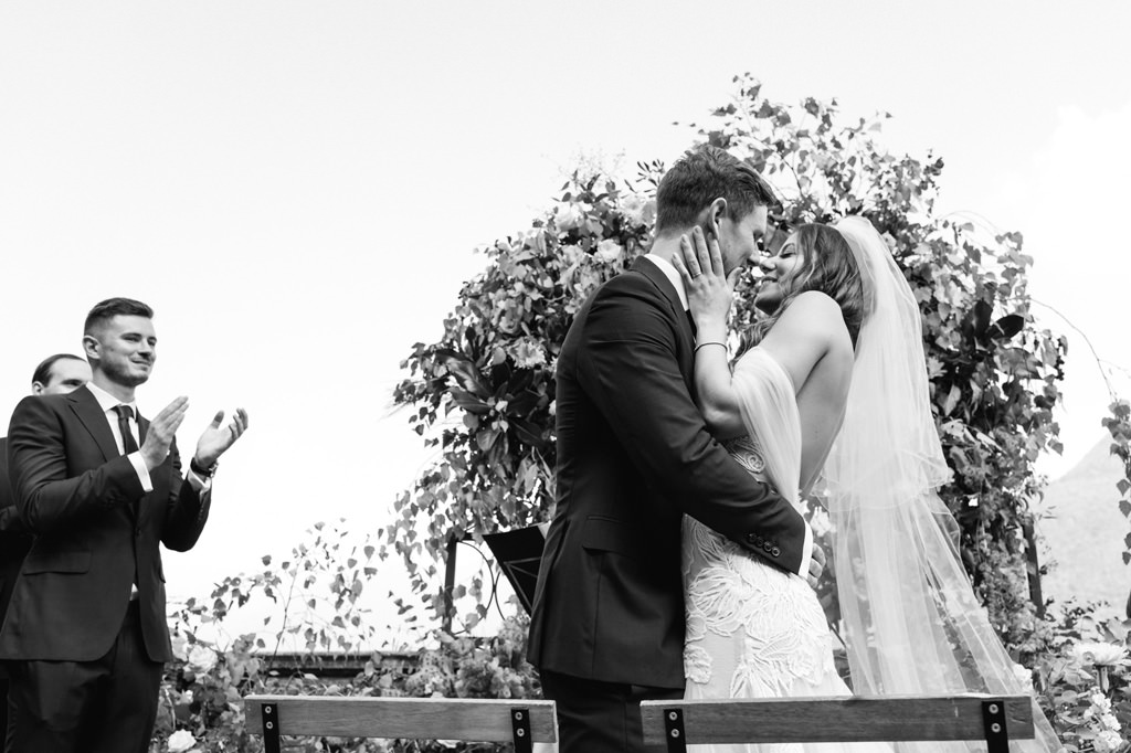 Best Destination Wedding Photographer Emotions Bacio degli Sposi Reportage di Matrimonio Milano