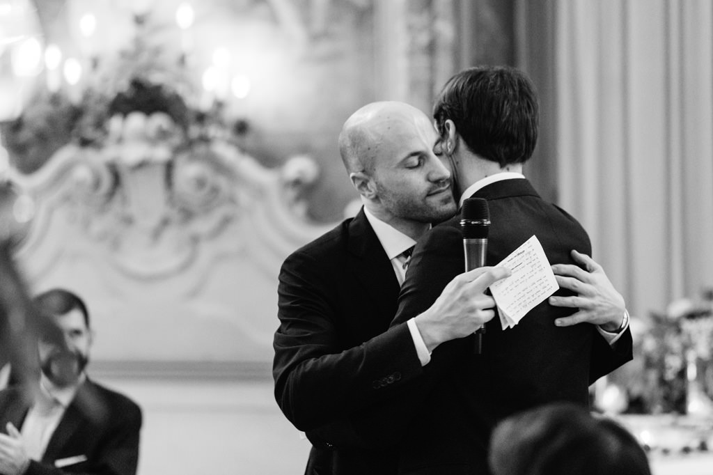 Best Destination Wedding Photographer Emotions Abbraccio Sposo Testimone Reportage Nozze Milano