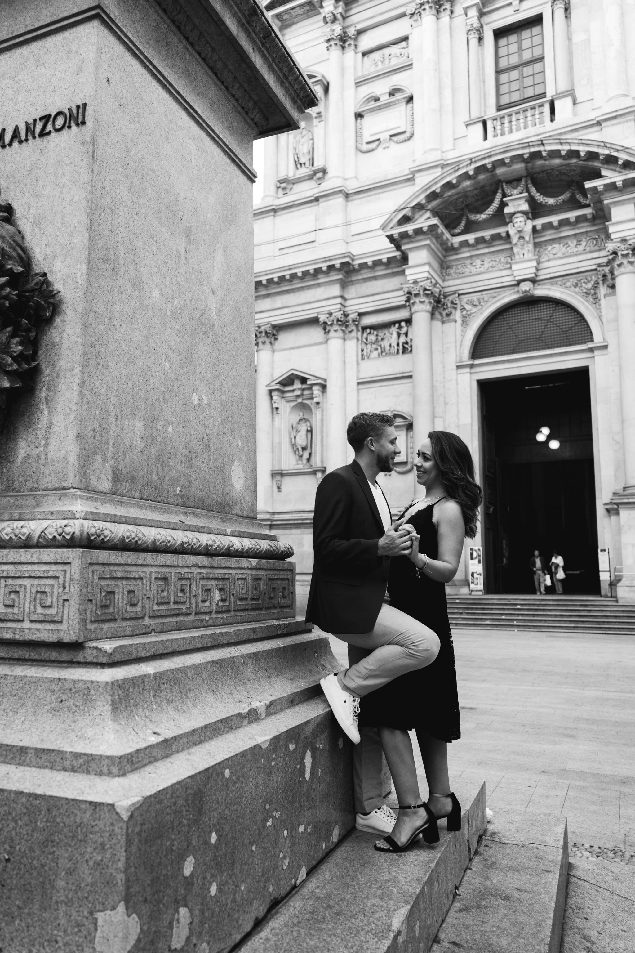 fotografo ritratto coppia milano duomo