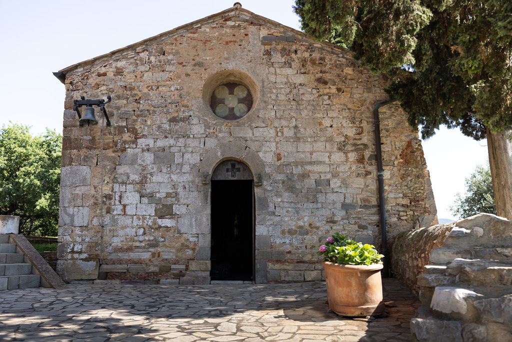 Destination Wedding Photographer Tuscany Italy La chiesa per la cerimonia di nozze