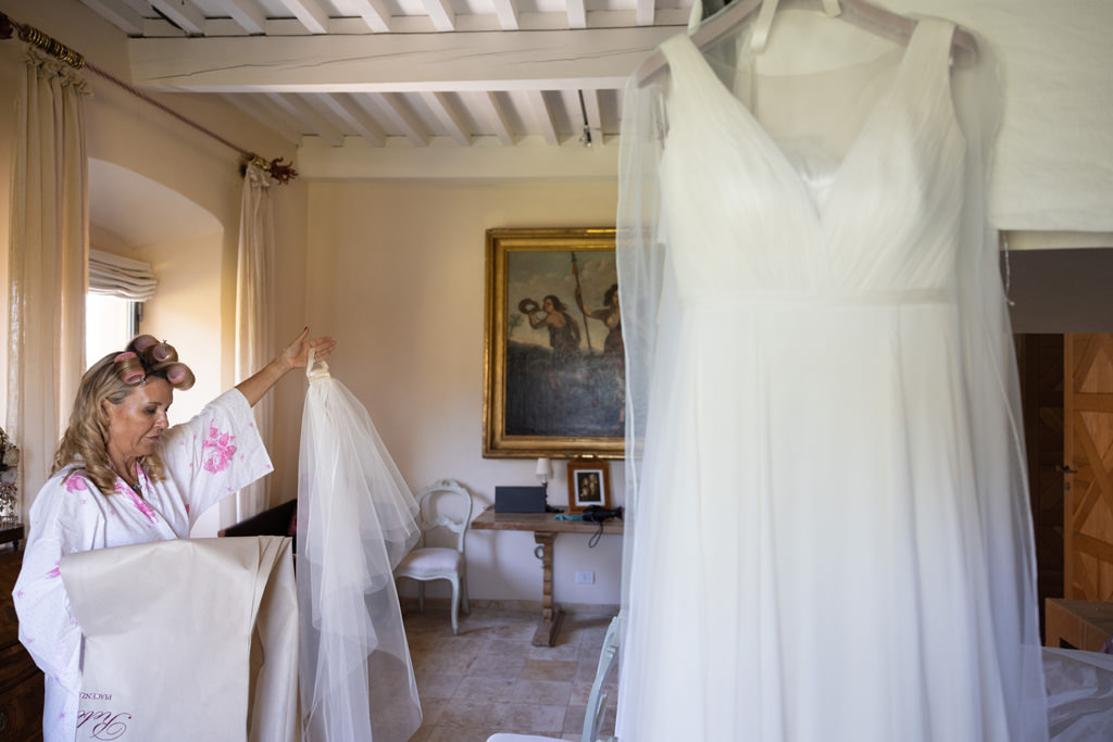 Destination Wedding Photographer Tuscany Italy La suite del castello Segalari