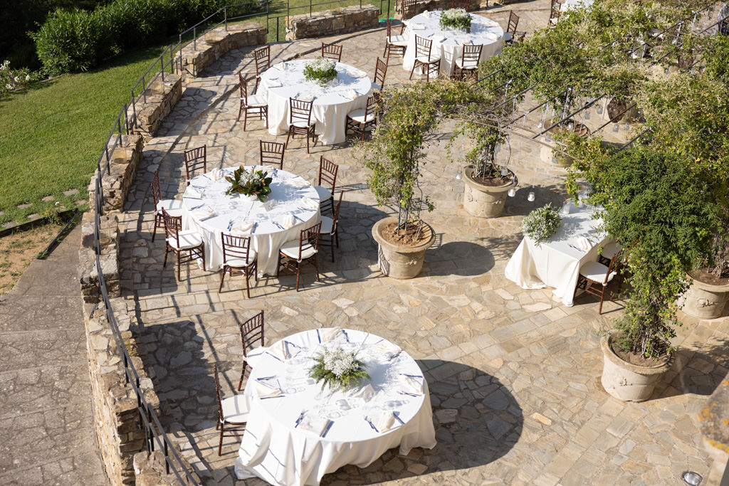 Destination Wedding Photographer Tuscany Italy Tavolo imperiale di un matrimonio in Toscana