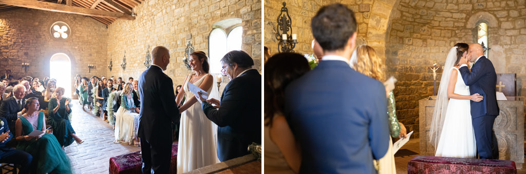 Destination Wedding Photographer Tuscany Italy Due sposi in chiesa