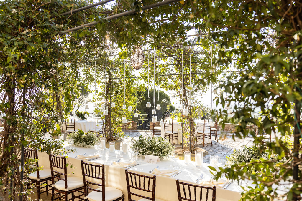 Destination Wedding Photographer Tuscany Italy Tavolo imperiale di un matrimonio in Toscana