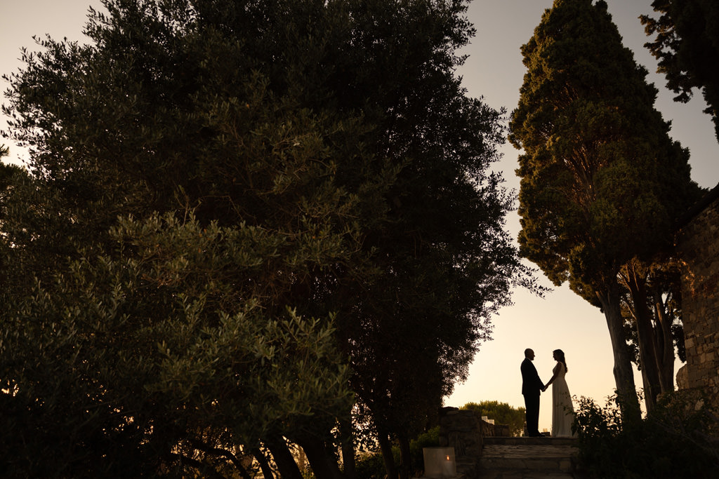 Destination Wedding Photographer Tuscany Italy Due sposi al tramonto in Toscana