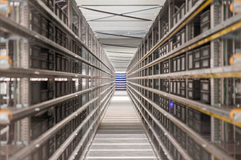 Fotografia di architettura per magazzino Emmelibri