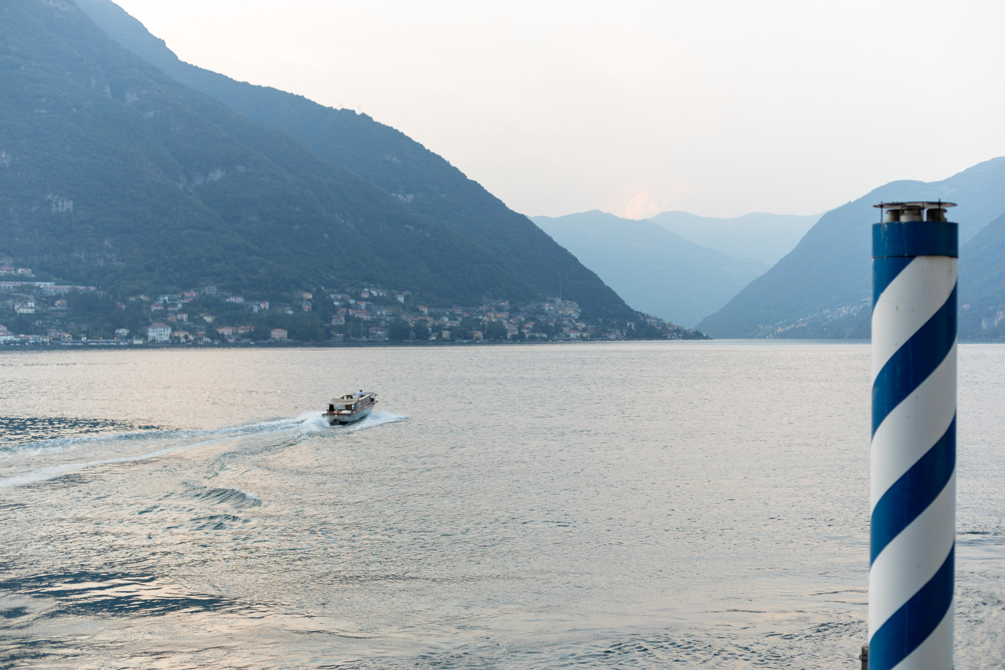 Destination Wedding Photographer Lake Como Barca sul lago di Como