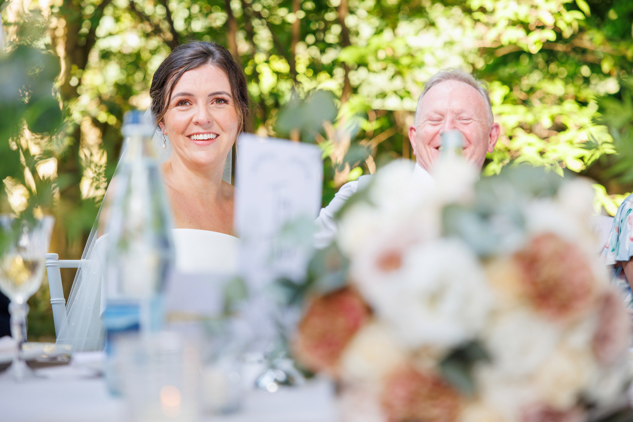 Destination Wedding Photographer Como Una sposa emozionata con suo padre al suo matrimonio